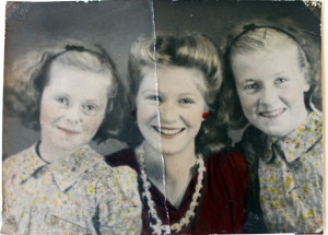 24 Margaret with her sisters Susannah (L) and Bridget (R) in 1940